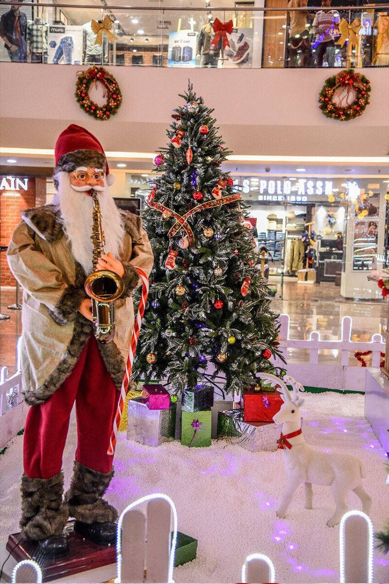 Premium artificial Christmas trees to buy online from Santa Stores India for homes, offices and commercial spaces